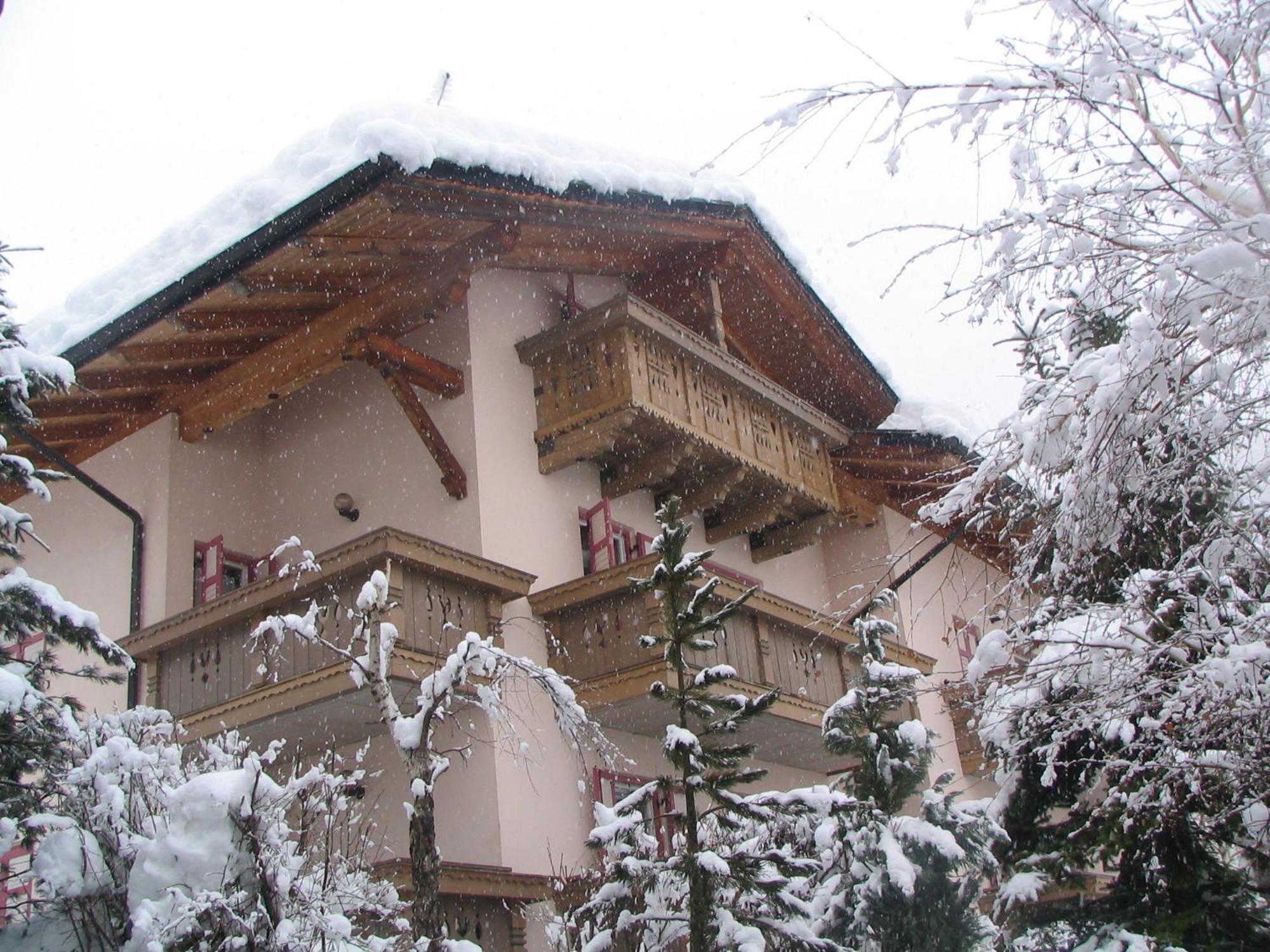 Villa Mirabell Cavalese Exterior photo
